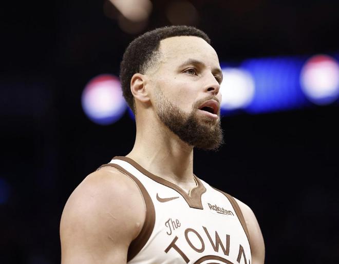 无缘本赛季奖项评选，库里将在10天后再次接受右膝伤势评估