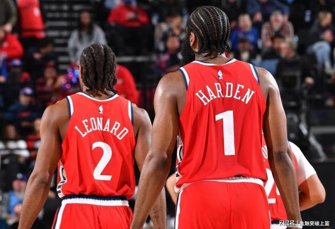 格林首秀惊艳!太阳13分大胜!布克24+6+7,比尔14中2,快船3连败