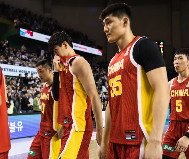 曾凡博登韓媒熱搜!就這實力還想打NBA?場均1+0.5連張鎮麟都不如