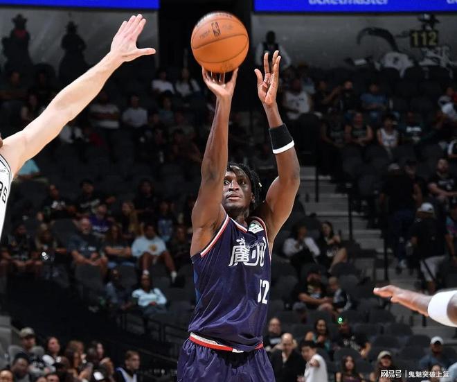 快船47分大勝廣州！保羅首秀驚艷，小卡3分8中5 奧拉迪波空砍24+5