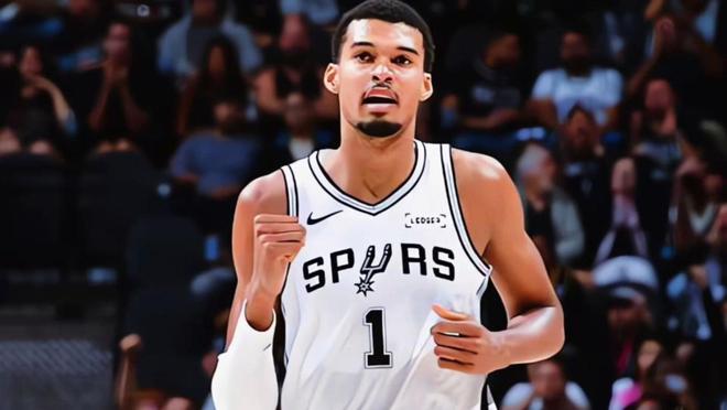 文班亚马40分15篮板创马刺历史！攻防一体，统治力媲美邓肯