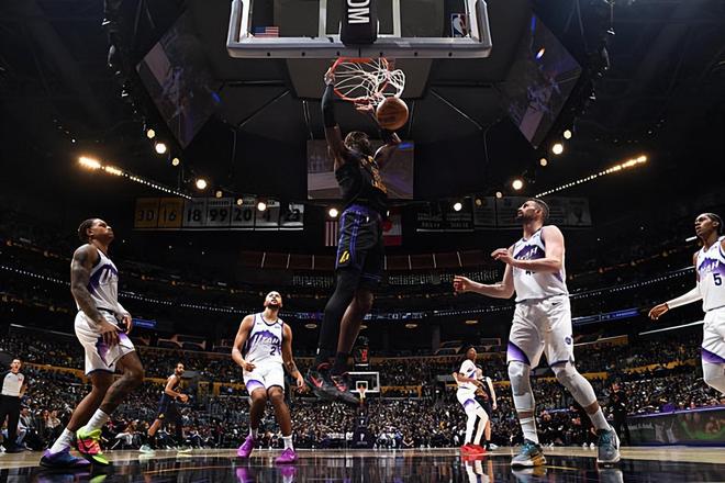 连续3场拿下20+10数据,艾顿在湖人的表现真是渐入佳境?