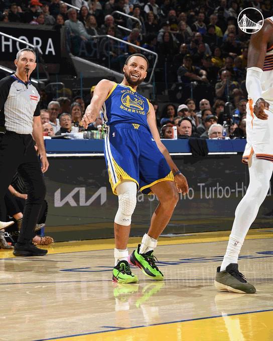 扛起进攻重任，库里23中9得28分4板3助，三分12中5罚球5助攻5...