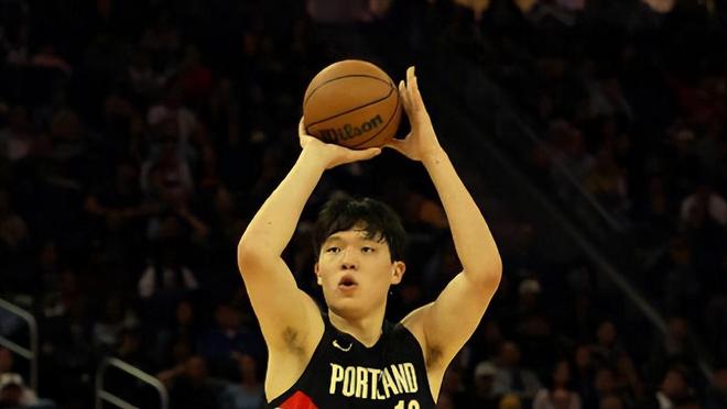 杨瀚森承认不足！感谢利拉德，首秀时间短原因曝光，能否咸鱼翻身