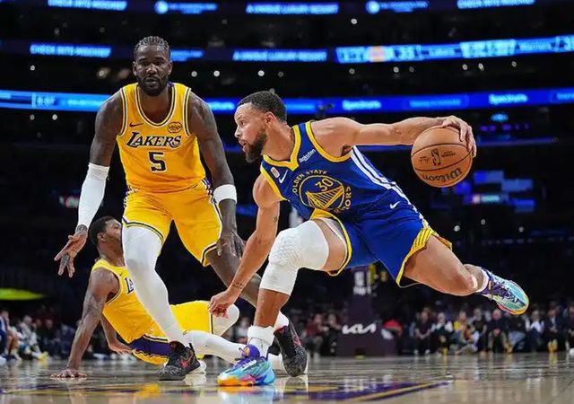 揭幕战打爆湖人！37岁老兵！还在破历史纪录！