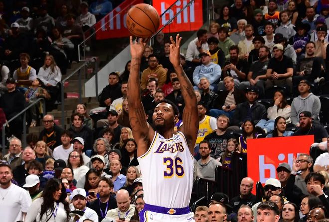 防守端的作用依然突出,但湖人后场大闸还得提升空位投篮稳定性?