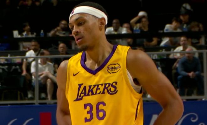 防得状元摔倒在地！前广东外援升上首发，有望重回NBA