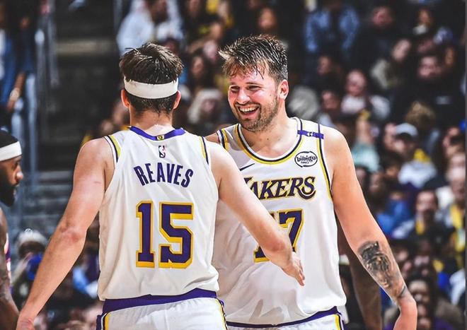 11+5+12!老詹复出就刷新纪录,三大原因解释,为何选择今天首秀