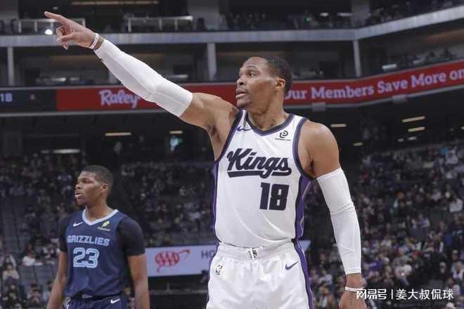 双杀,国王被灰熊打成了灰熊。10中1,这才是货真价实的威少