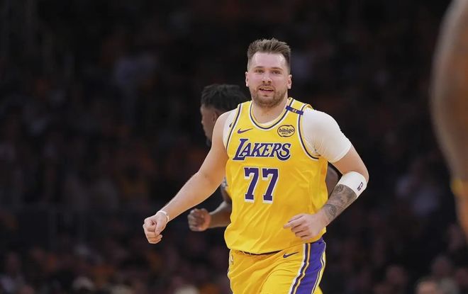 骗人纸老虎,湖人防守不解决季后赛毫无希望,一人数据充满欺骗性