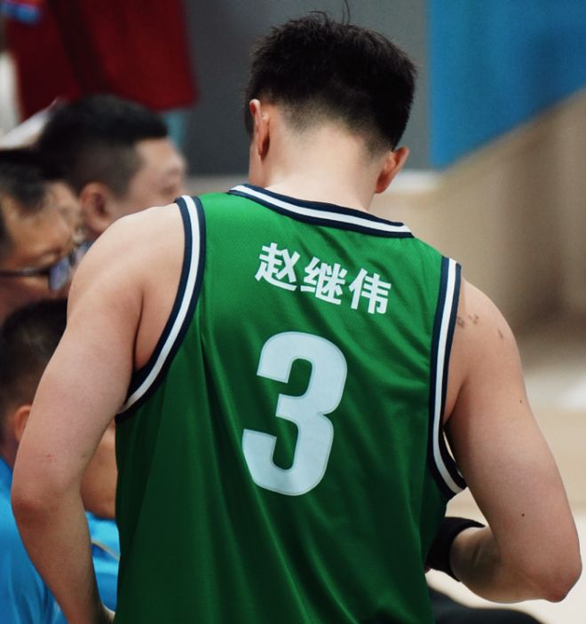 辽宁93:90北京迎3喜1忧!赵继伟+二老+原帅拉满,内线防守成弊端