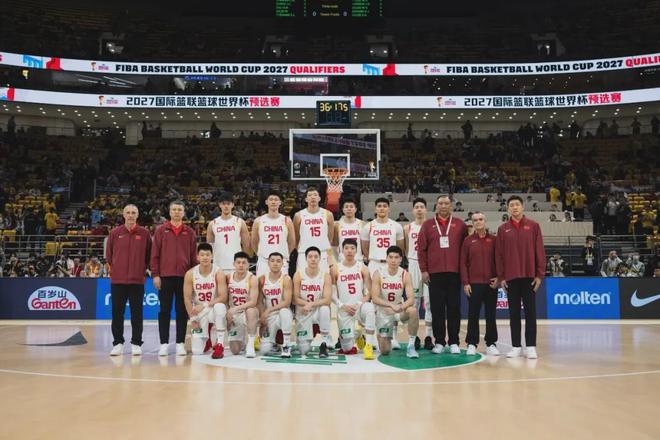 76-80！中国男篮不敌韩国！李贤重怒砍33+10