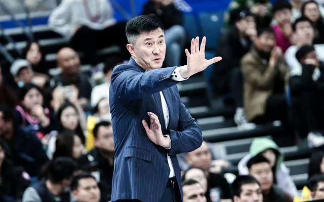 广东宏远揭幕战!萨姆纳上演首秀,杜锋拒绝输球,央视直播