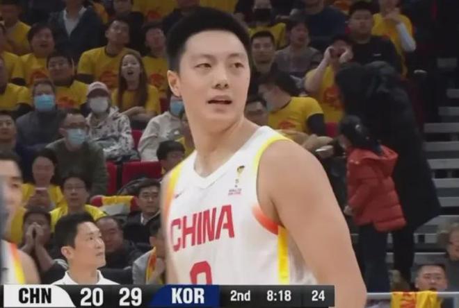 三战19中0!胡明轩,绝了!中国男篮首位恐韩症球员