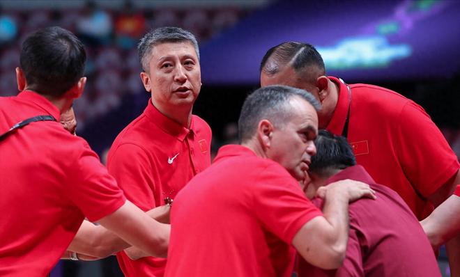 两输韩国!郭士强有3大败笔,错信两名球员,缺赵睿不是关键因素