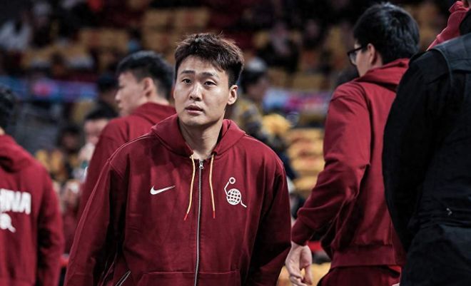 不是曾凡博不是张镇麟！男篮2连败“罪人”，投篮0中，球迷：开除...