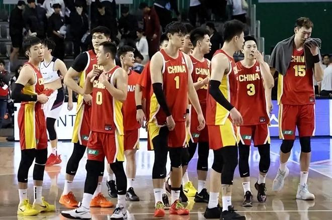 中国男篮连败形势仍大好,留洋5人兜底,连赢日本2队100%晋级