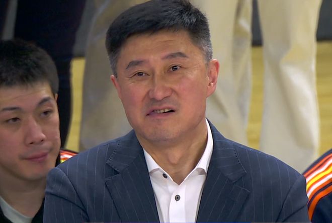 廣東首秀大敗遭4殺!徐杰被打成漏勺,遼籃舊將投得杜鋒臉色鐵青