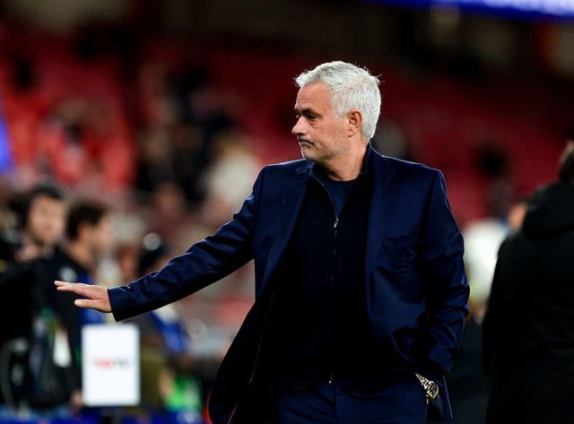 欧冠2连胜!62岁穆帅绝境自救:带队狂升10名 末轮踢皇马