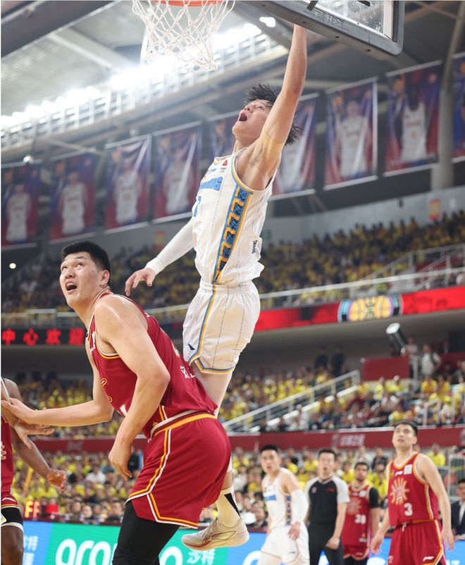 劉傳興:上賽季對(duì)曾凡博犯規(guī)我問心無愧 不是故意的我不做過多解釋