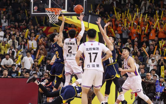 這就是能當(dāng)國手的原因！轟25+7+5+絕殺+打爆徐杰，球迷：國產(chǎn)SGA