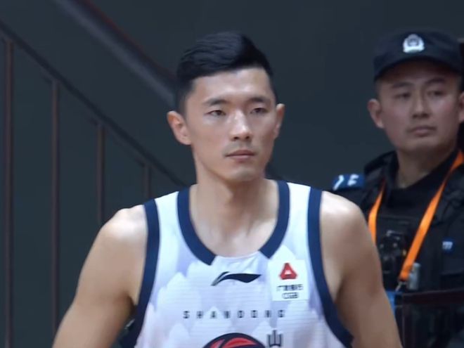 山東男籃爆冷不敵江蘇，三大主將被罰下，陳林堅6記三分難挽敗局