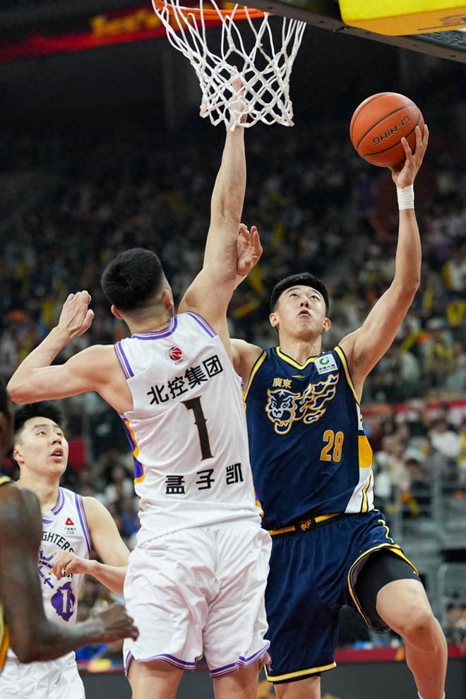 2連敗，廣東爆冷輸球，賽后4個(gè)壞消息，徐杰還是申請(qǐng)交易吧