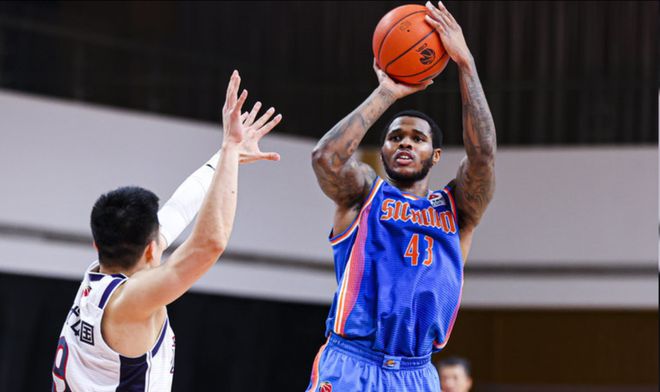 0分0板0助！場均3.8分不如布朗，遼蜜：你是我見過最沒用的外援