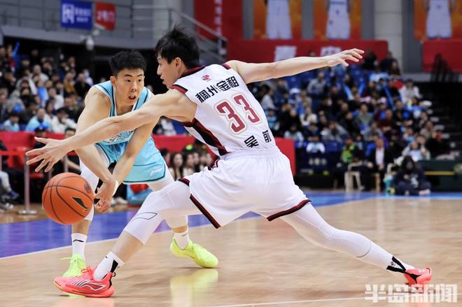 “奇兵”爆發(fā)痛快“復(fù)仇”！青島男籃主場(chǎng)大勝浙江男籃，紀(jì)卓爆發(fā)投中4記三分狂砍16分