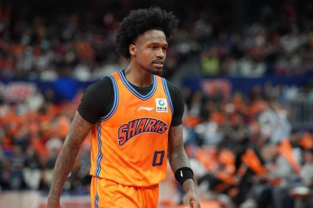 CCTV5直播！上海VS北京，盧偉猛攻內線，許利民缺兵少將恐吃敗仗