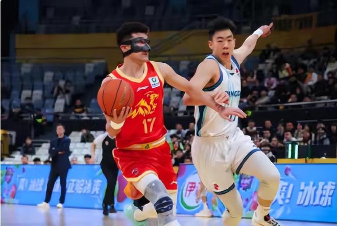 對陣廣廈，青島輪休四大主力，球迷不滿，劉維偉則說“不丟人”