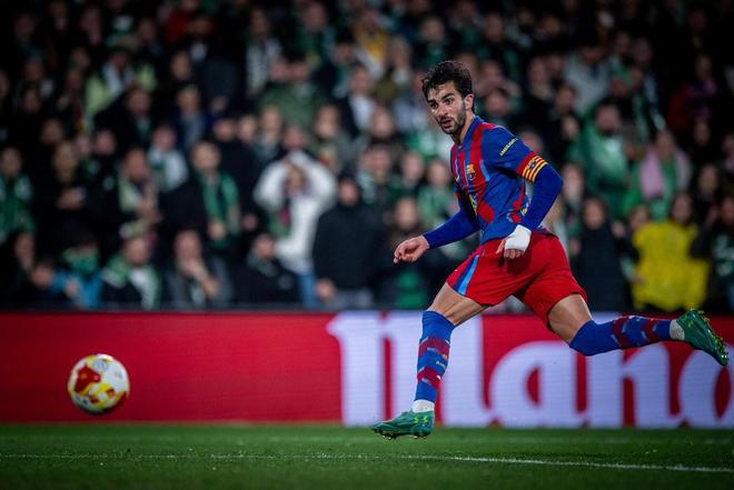 巴薩跟隊：費蘭-托雷斯腘繩肌受傷，將缺席本周歐冠比賽