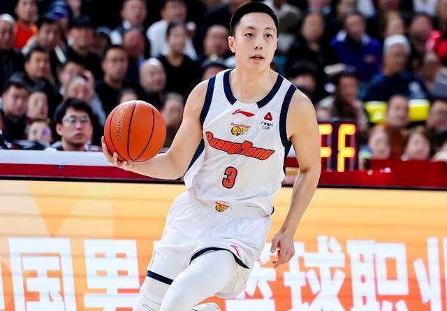 廣東大勝四川驚現兩點：全明星票王7分4失誤，胡明軒超越朱芳雨