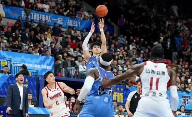 CBA｜曾凡博腰部舊傷復發 歸期待定