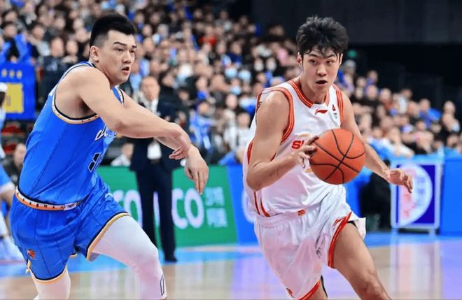 CBA最強(qiáng)廣東隊(duì)打瘋了！掀翻北京上海，雙殺遼籃浙江，給宏遠(yuǎn)打樣