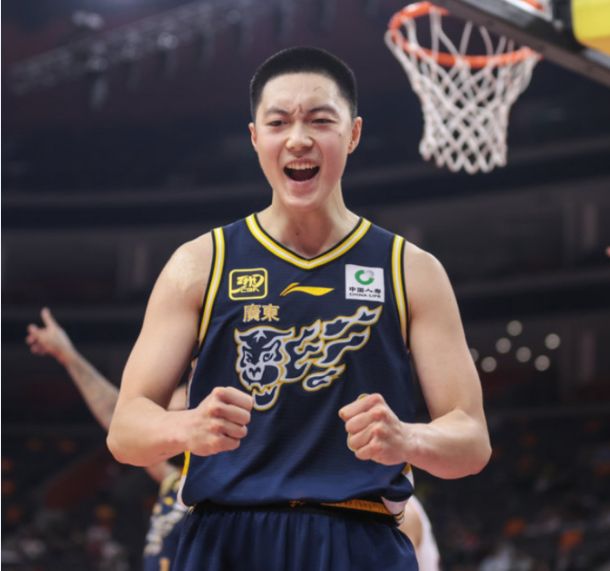 CBA第17輪最佳陣容：胡明軒26+6三分爆發(fā) 史密斯43分反絕殺三分