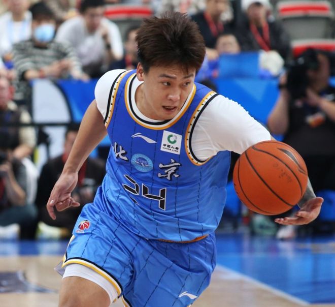 北京傷情更新！趙睿斯佩爾曼有望提前復(fù)出，周琦曾凡博傷勢(shì)不重！