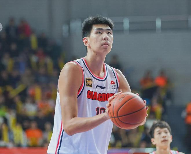 就在剛剛！21日早上，廣東傳來朱芳雨、杜鋒和李春江的最新消息