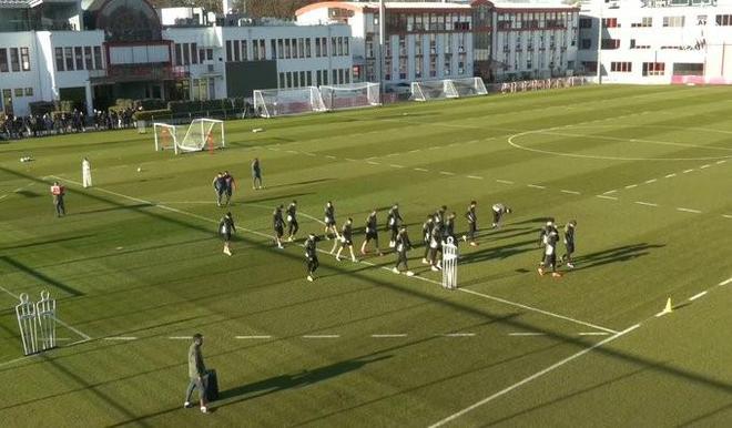 拜仁開展歐冠賽前公開訓練，斯塔尼希奇、萊默爾、博埃缺席