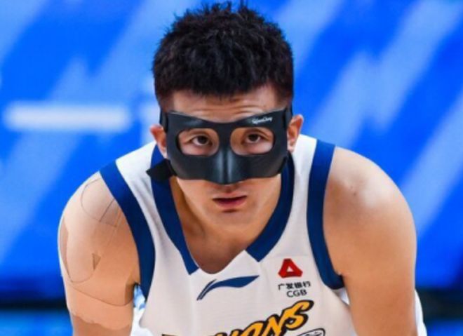 聯賽第一！廣廈大勝北控豪取7連勝 胡金秋22+7布朗26+6