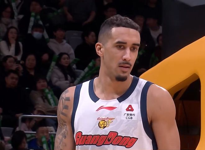 破案了！奎因扣籃后，點解怒吼對手？原因揭曉