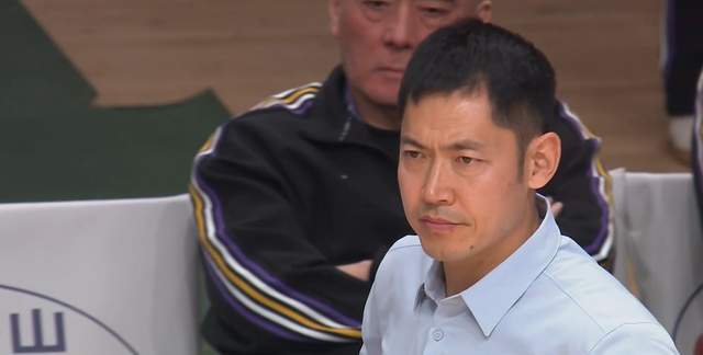 狂輸23分！就這還不下課？張慶鵬還是早點歇了吧，衛冕冠軍7連勝