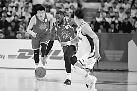 山西男籃險勝遼寧隊，迎來三連勝！