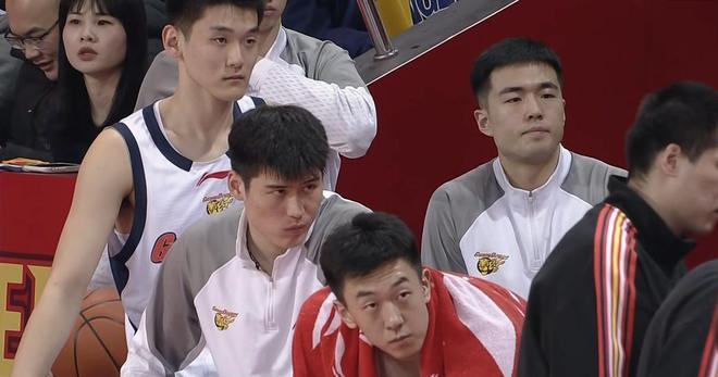 21分勝吉林！奎因打爽了徐杰復活了，有2件事卻讓杜鋒高興不起來