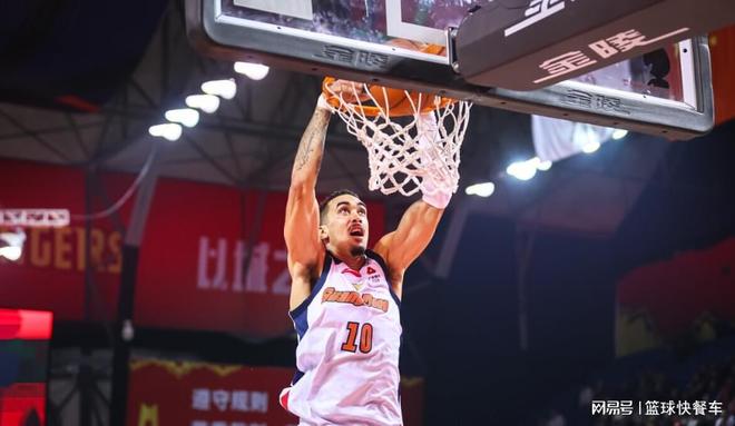 42分36分27分！廣東第一大殺器非他莫屬：杜鋒還舍得裁掉奎因嗎？