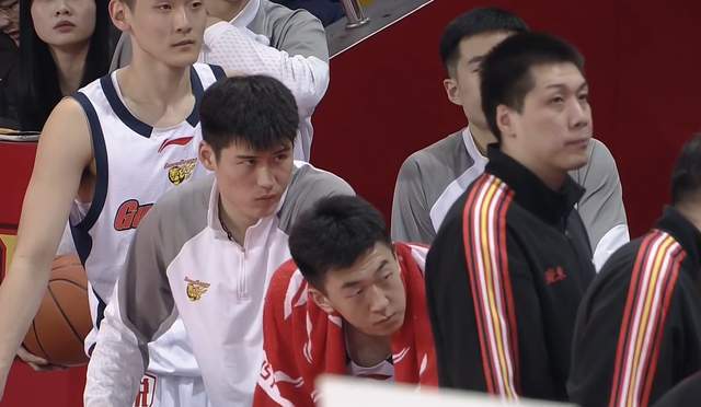 21分大勝仍不滿意，媒體人怒批廣東隊，強調一點不理想，盛贊一人