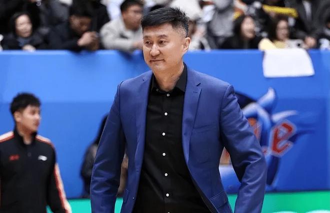 廣東勝吉林發(fā)布會(huì)！杜鋒再展語言魅力，焦泊喬點(diǎn)出拼勁傷勢(shì)無礙！