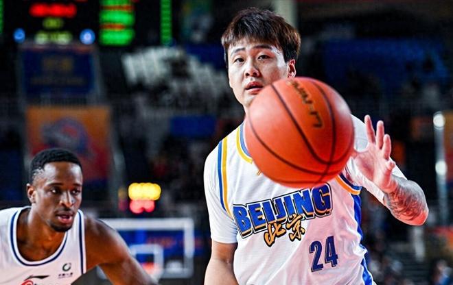 幸虧放棄趙睿！上海隊二選一成功，遼籃三冠前鋒太香，成全王哲林