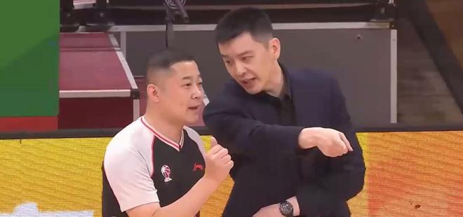 慘烈的遼魯大戰！罰球28比17！高詩巖末節封神，送遼寧慘痛3連敗