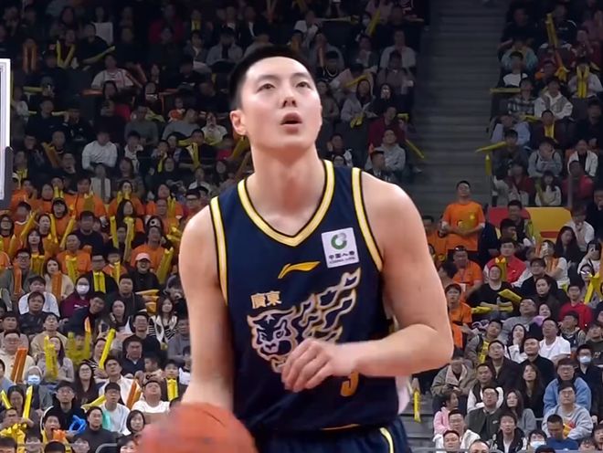 廣東男籃輕取山西，迪亞洛多次引發沖突，因不滿判罰做出數錢手勢